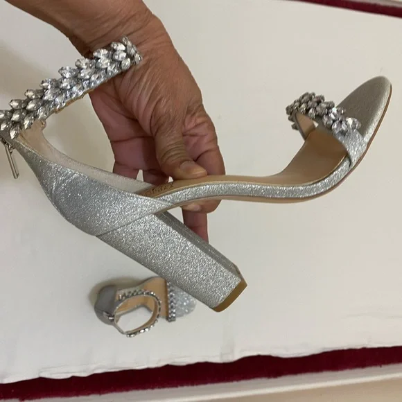 NWT Jewel Badgley Mischka Mayra Silver Ankle Strap Evening Shoes Size 6.5. - Picture 10 of 13